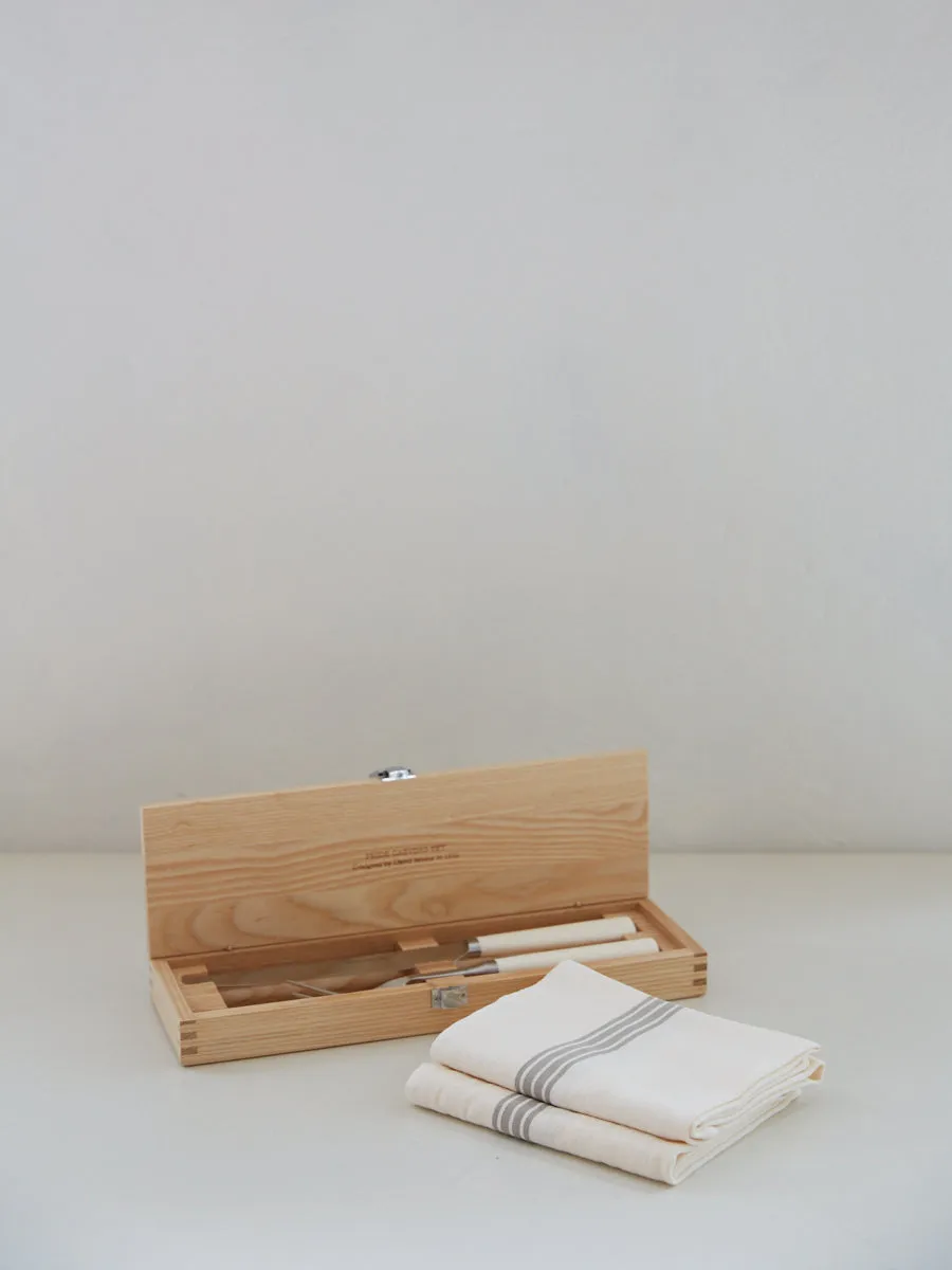 Pride Carving Set (Boxed)