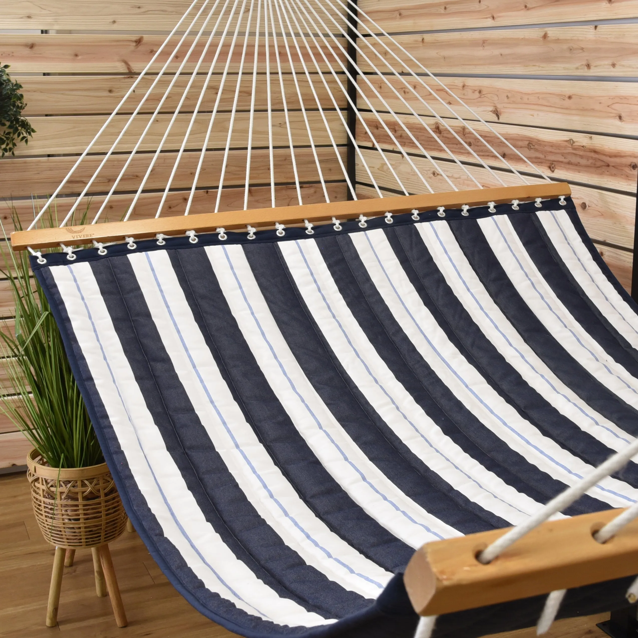 Sunbrella® Quilted Spreader Bar Hammock - Harbor